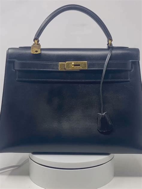 Hermes Kelly 32 in black box leather Sellier – Maison Vivienne